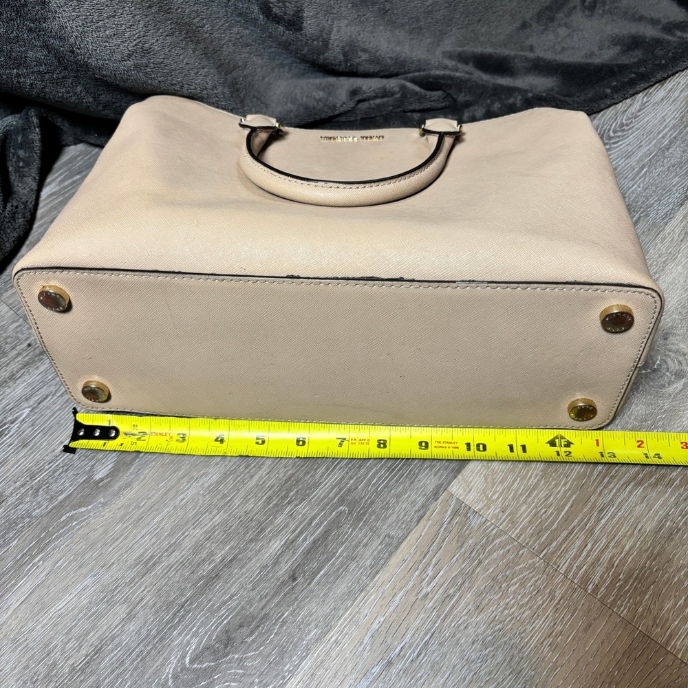 Michael Kors Beige Saffiano Leather Satchel Handbag Gold Hardware Neutral Tote - Picture 3 of 16